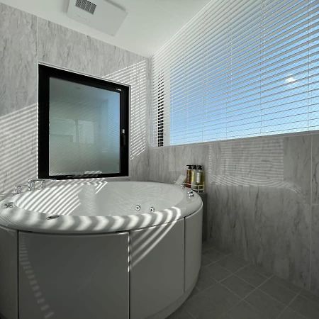 Bhotel Nekoyard - Scenic Penthouse Studio With Jacuzzi & Spacious Terrace Hiroszima Zewnętrze zdjęcie